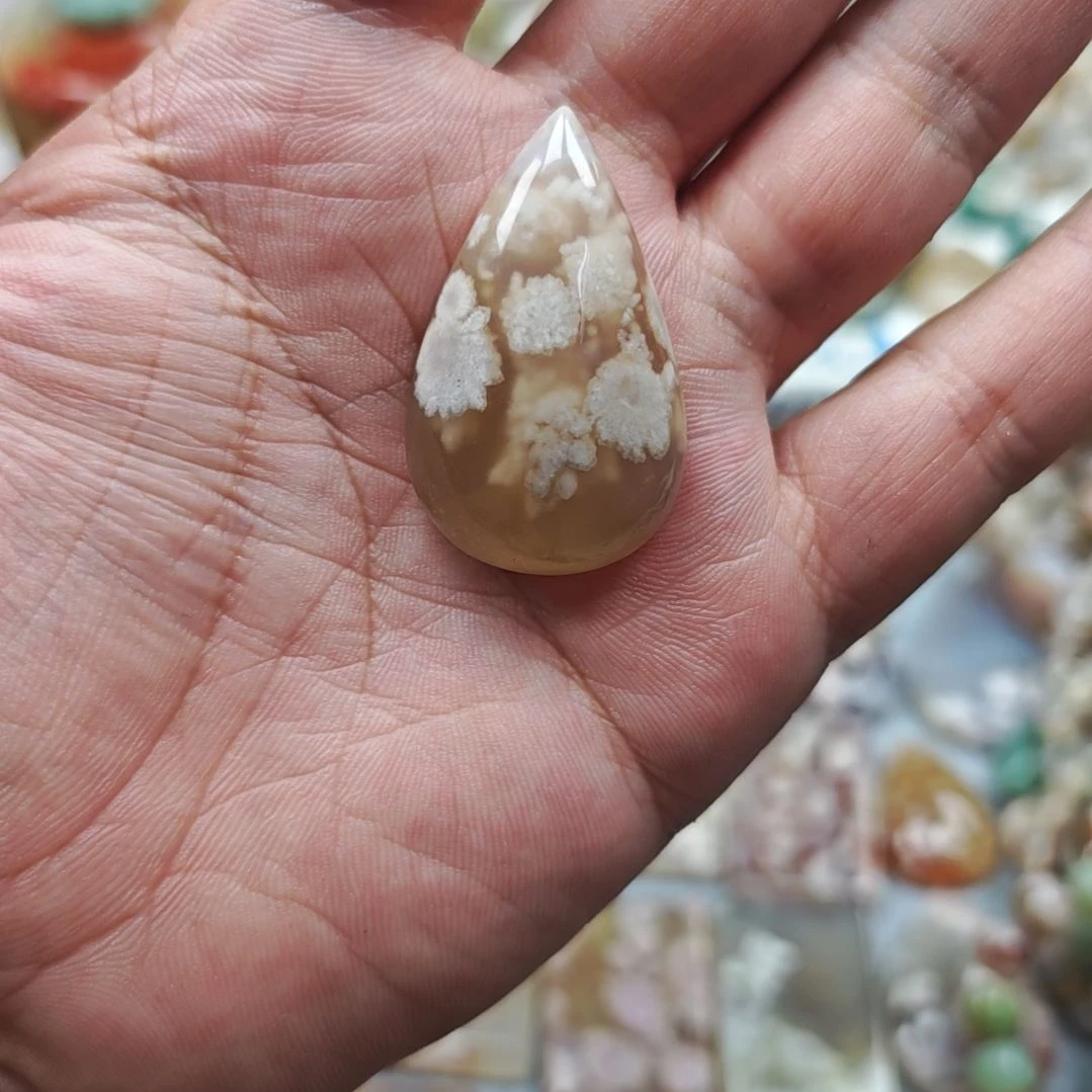 玛瑙/玉髓未镶嵌珠宝奇石