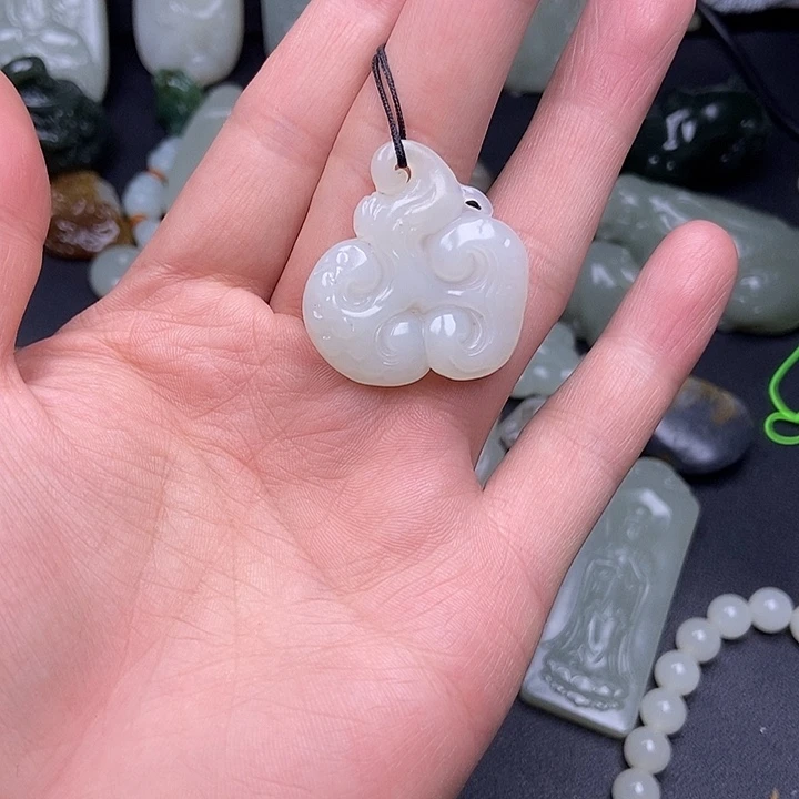 未镶嵌和田玉挂件