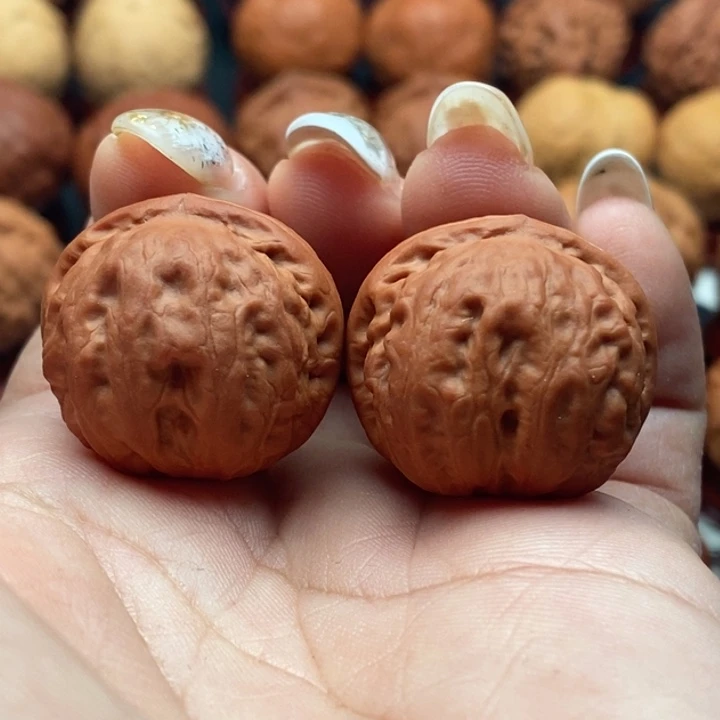 核桃精品文玩核桃手捻玉石方樽