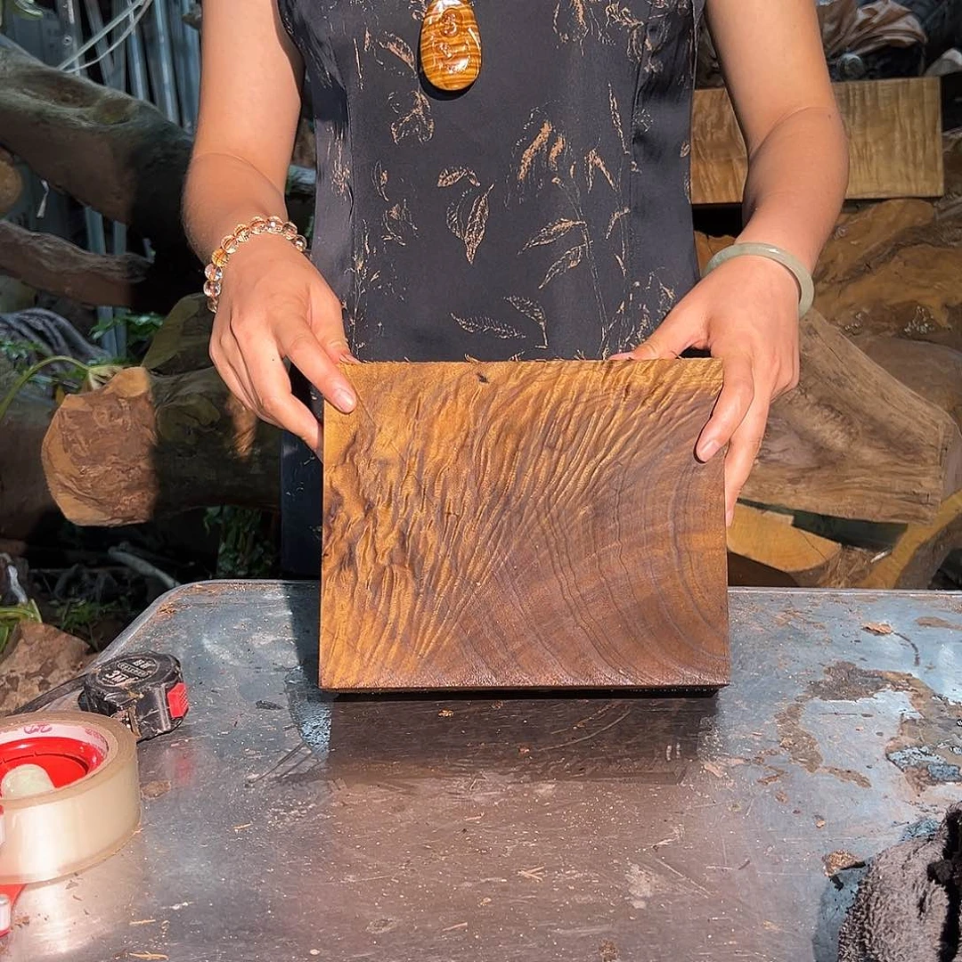 金丝楠L****?222222222222