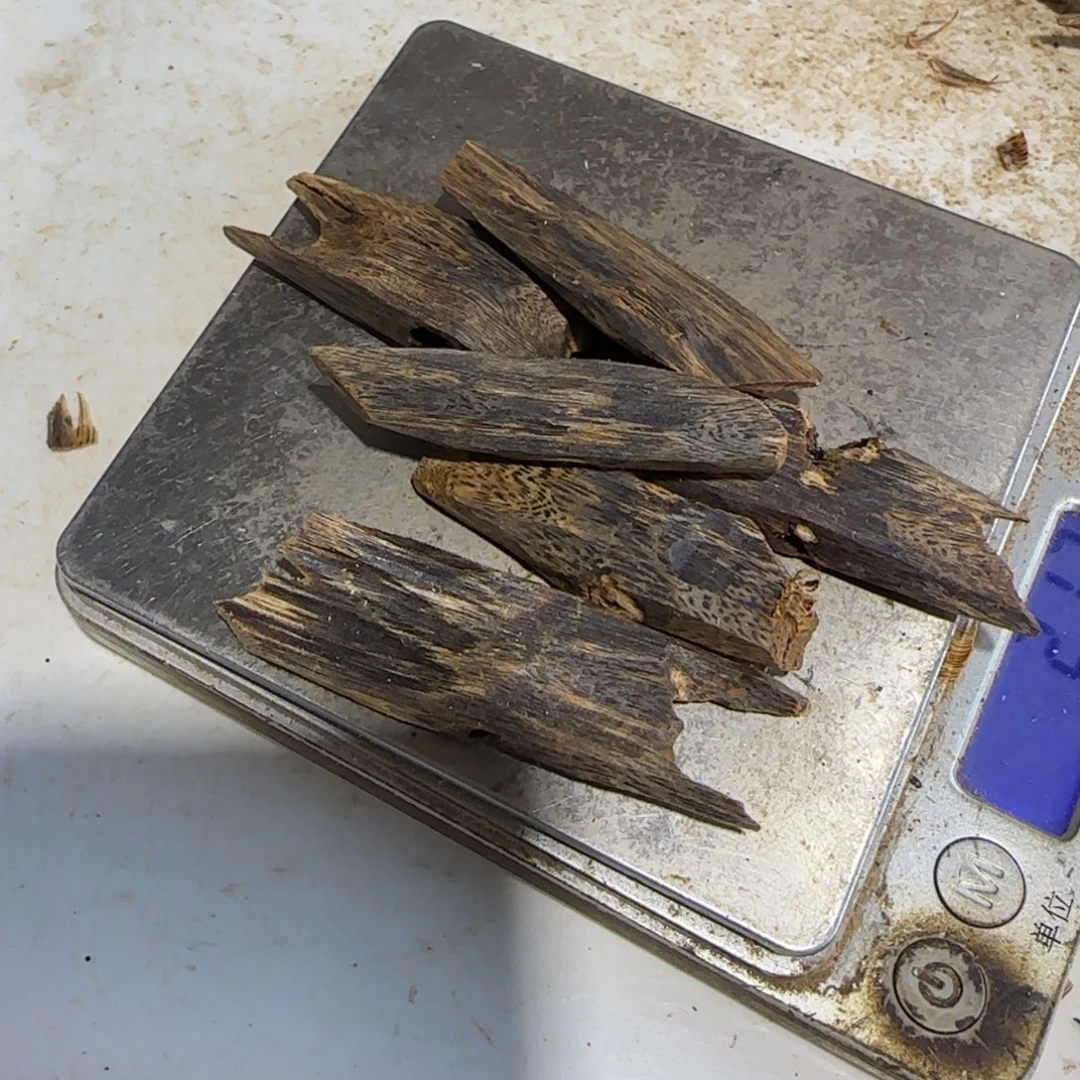 胡***赏沉香沉香碎屑窖藏紫奇20克