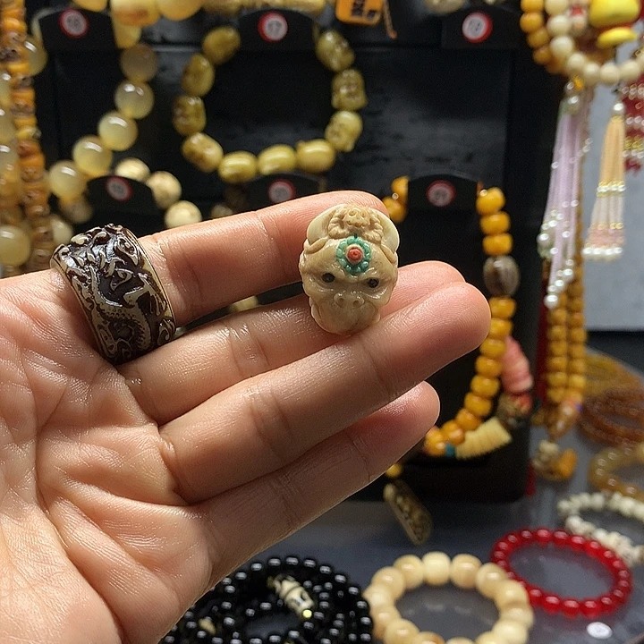 花***语木质非金属手工雕刻制作