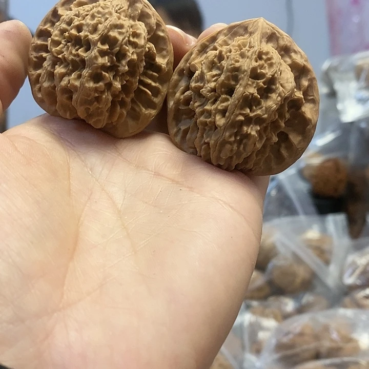 把件文玩核桃43.5/44乾隆纹红皮