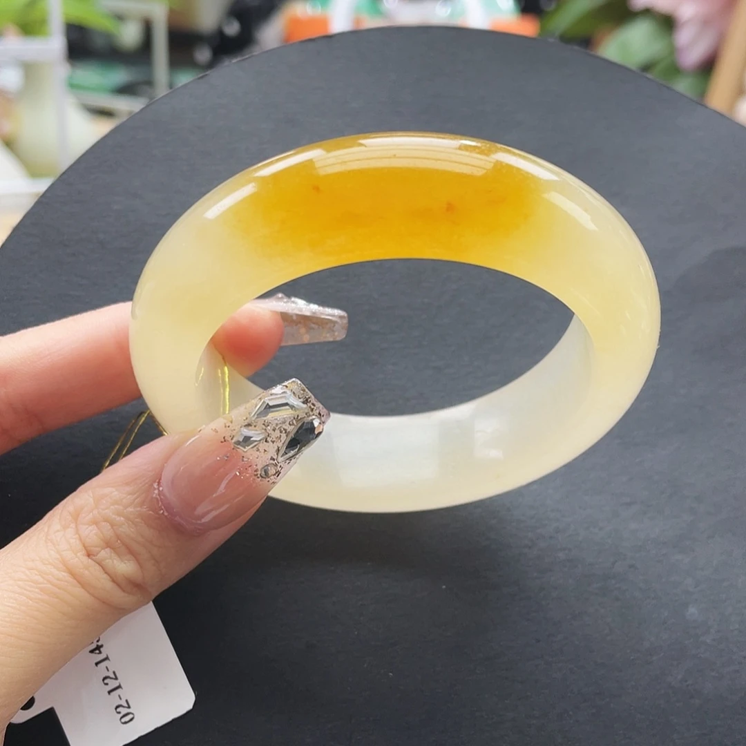 石英质玉未镶嵌手镯