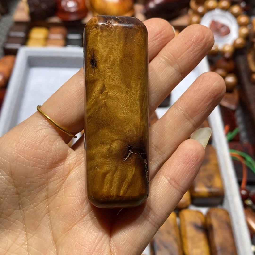 嘿***X木枣木瑕疵木块一个