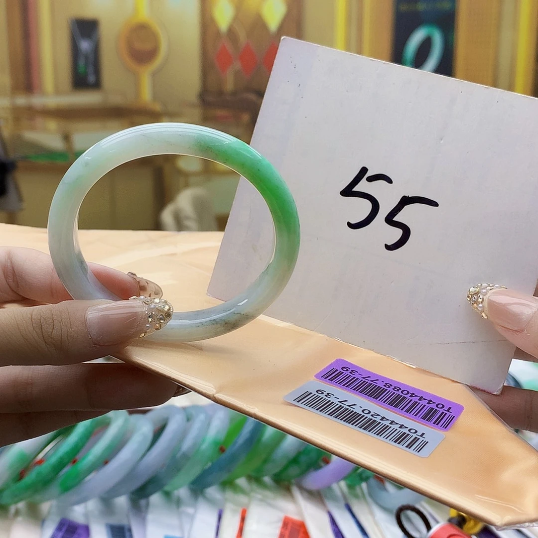 翡翠未镶嵌手镯bbb