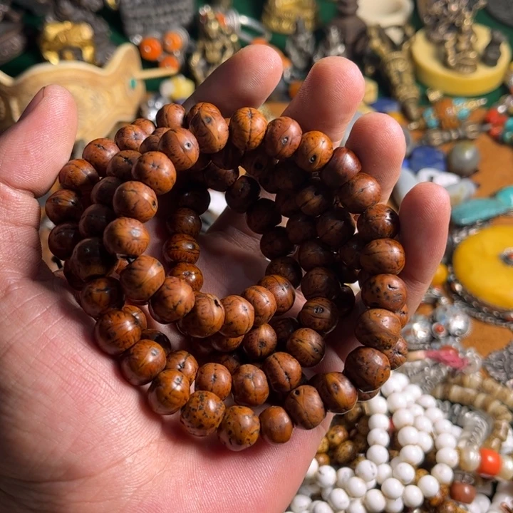 穿***越大叶紫檀（黑酸枝木类）