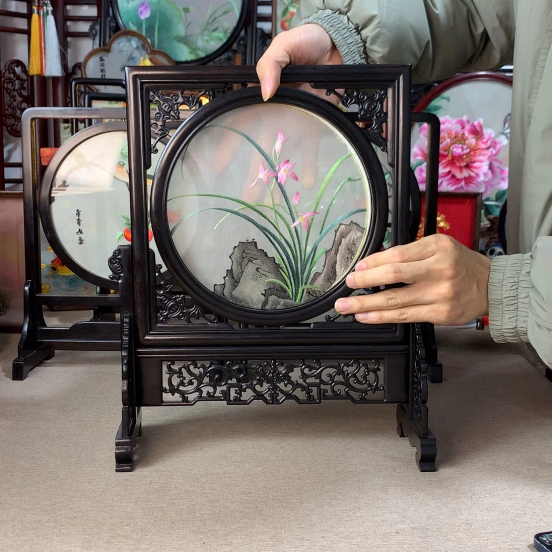 木苏绣精品推荐给朋友