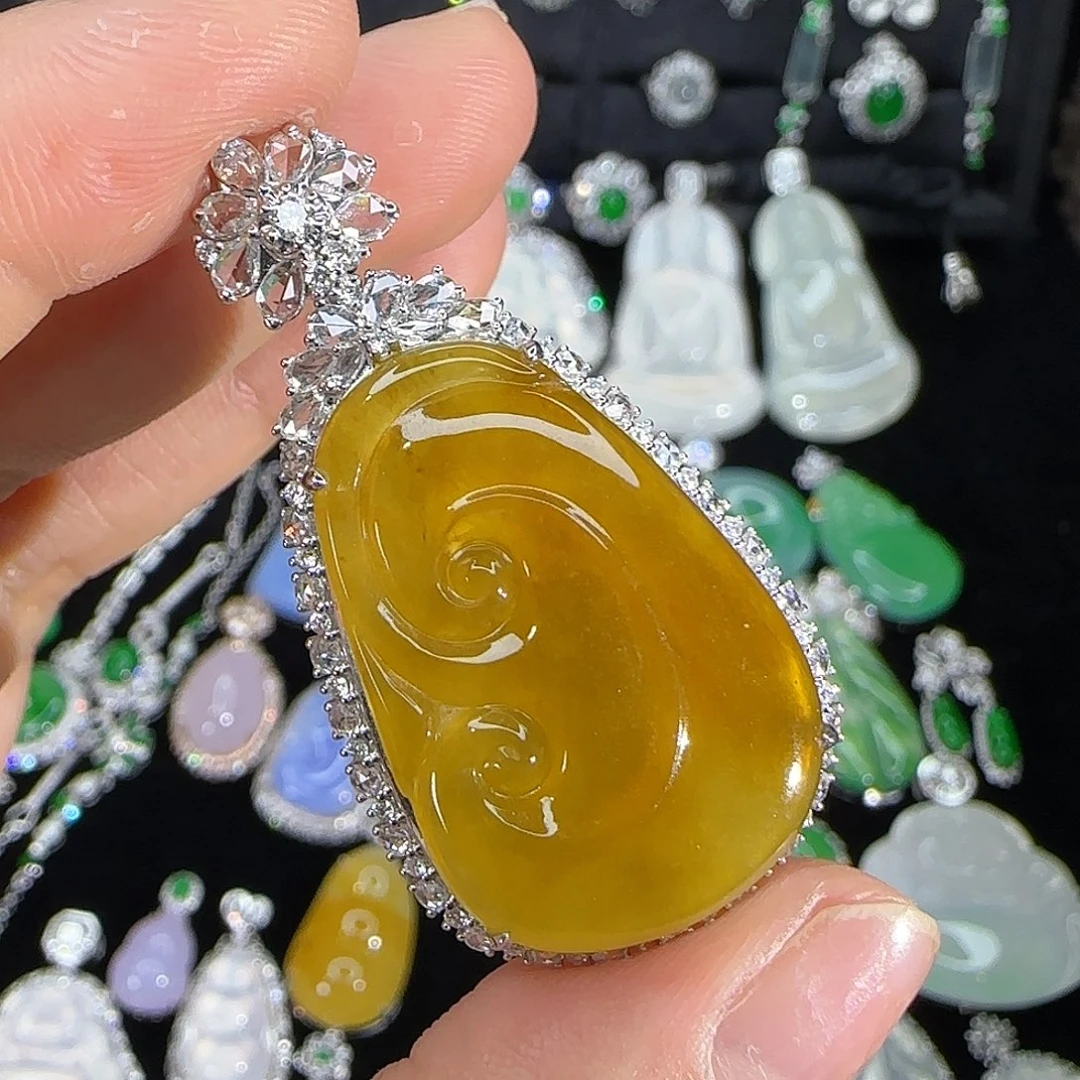 翡翠18K金镶嵌颈饰天然翡翠