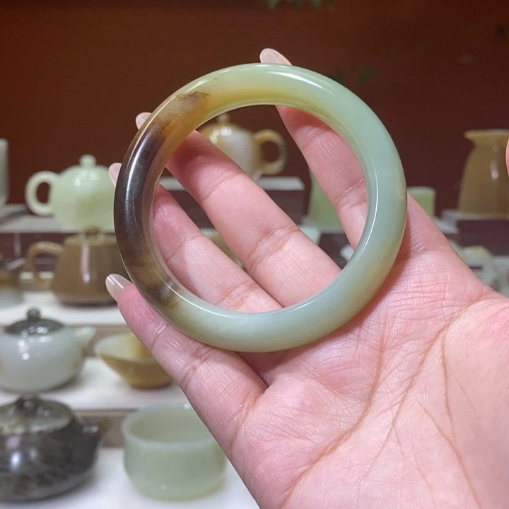 未镶嵌和田玉摆件且末老红糖翠青手镯55.2mm