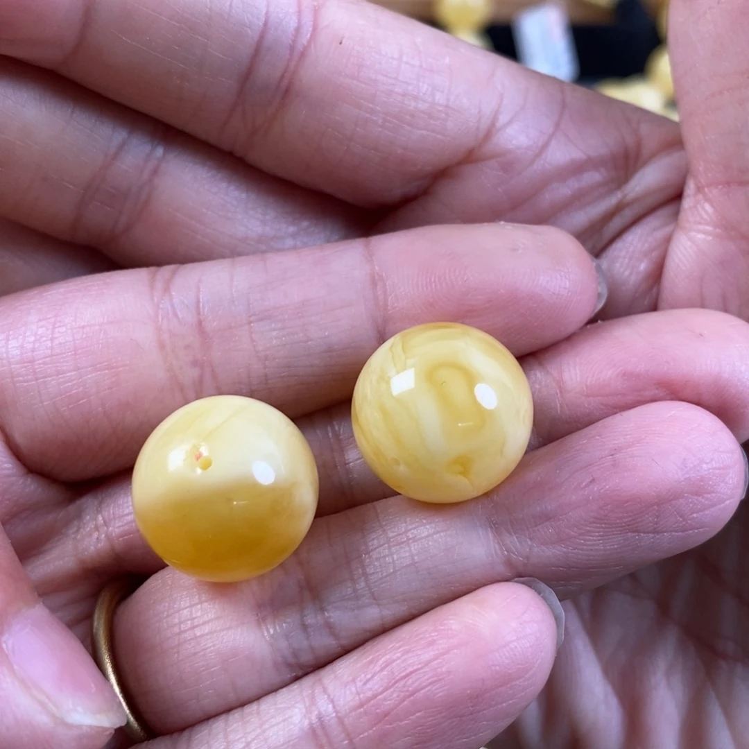 未镶嵌琥珀裸石六****师