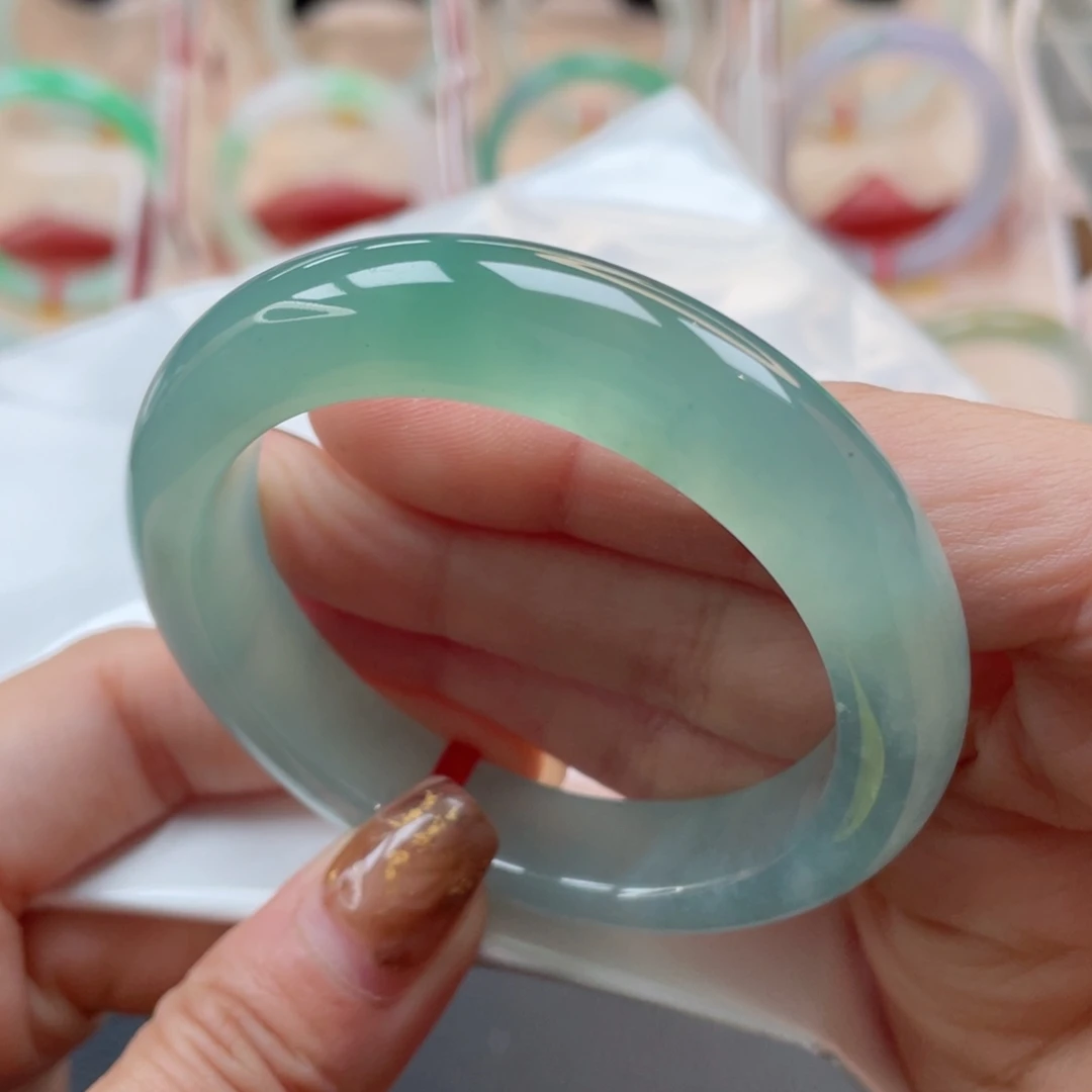 未镶嵌手镯翡翠50.8正圈 渐变冰绿 局部泛光18号