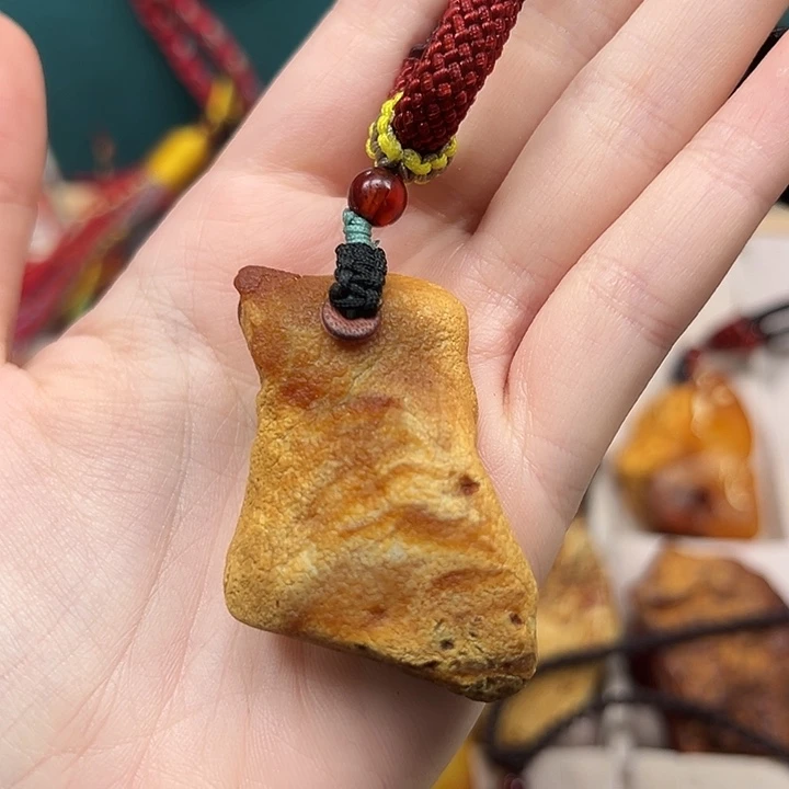 琥珀珠宝奇石未镶嵌