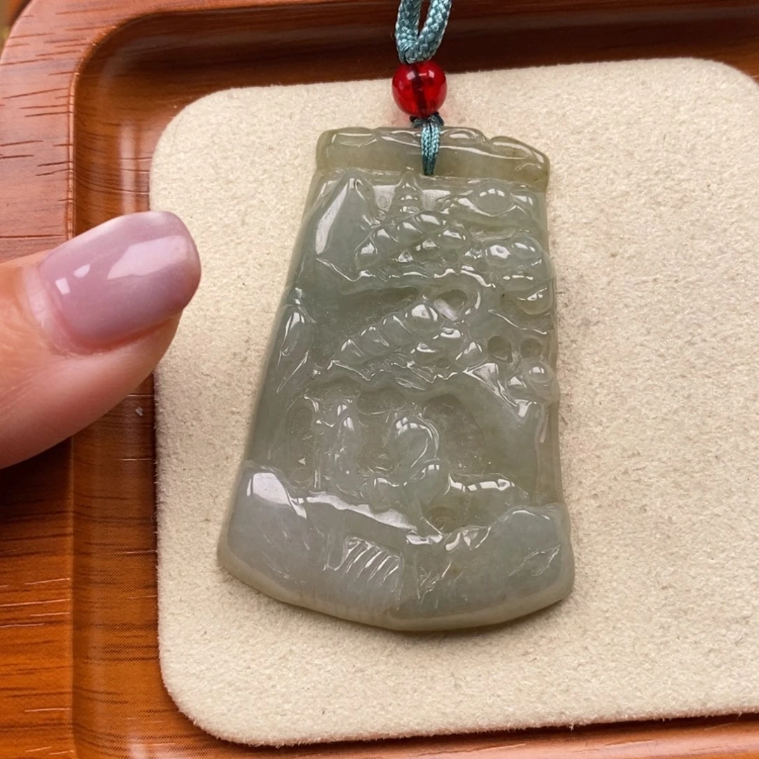 翡翠未镶嵌颈饰山水牌