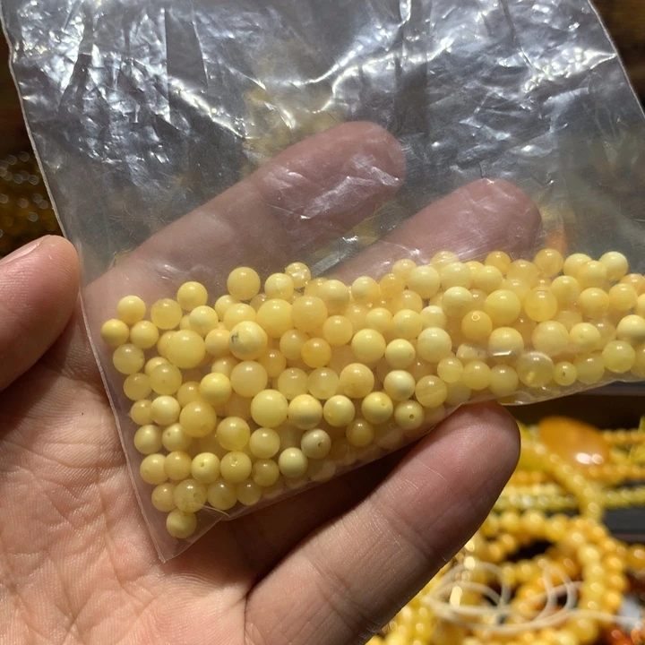 ****果琥珀未镶嵌珠宝奇石