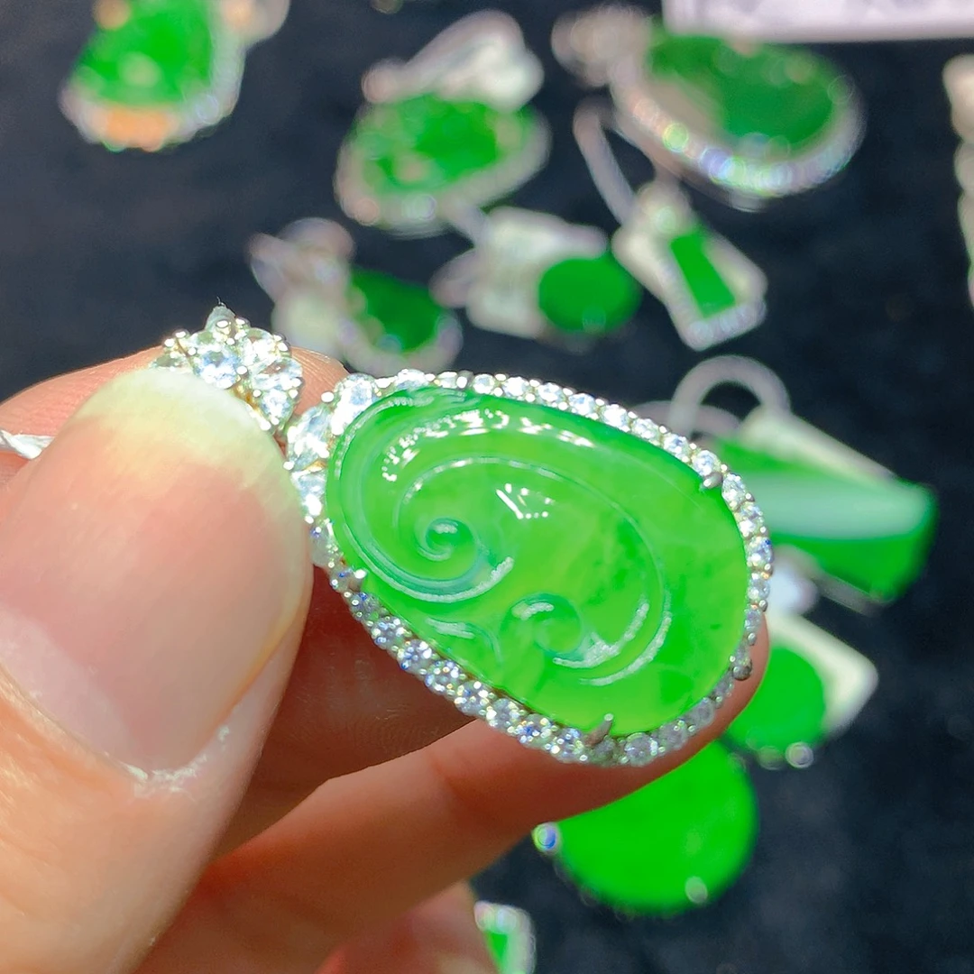 颈饰银S925镶嵌翡翠