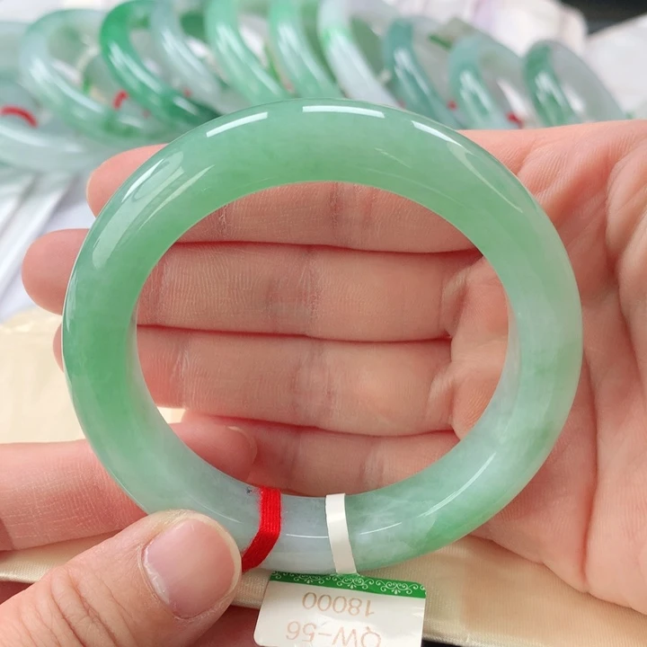 翡翠手镯未镶嵌缅甸A货翡翠手镯
