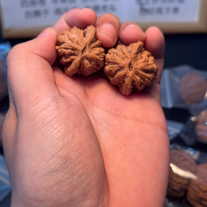把件文玩核桃麦穗虎头31尺全品