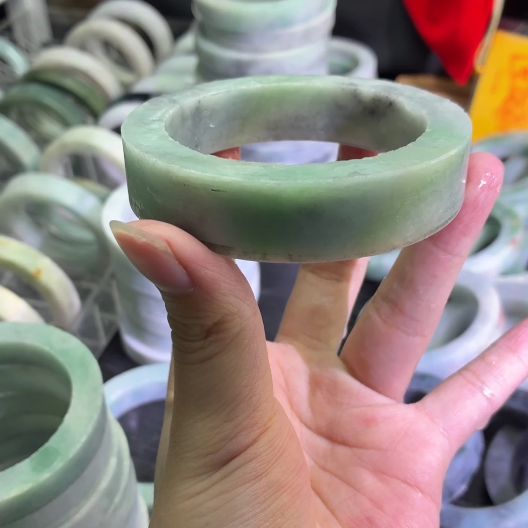 定制翡翠未镶嵌天然翡翠A货毛胚手镯定制