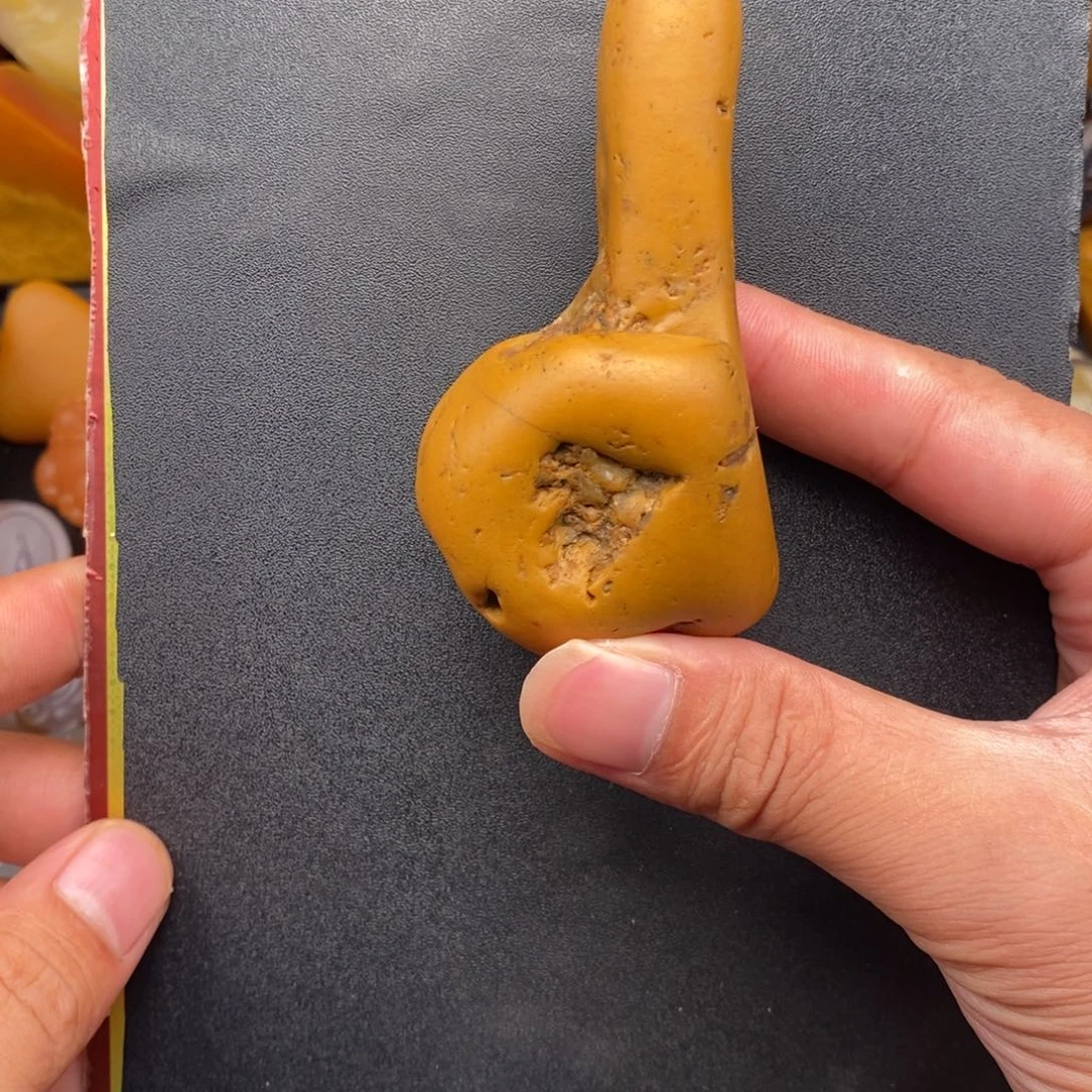 人***客石英质玉未镶嵌颈饰