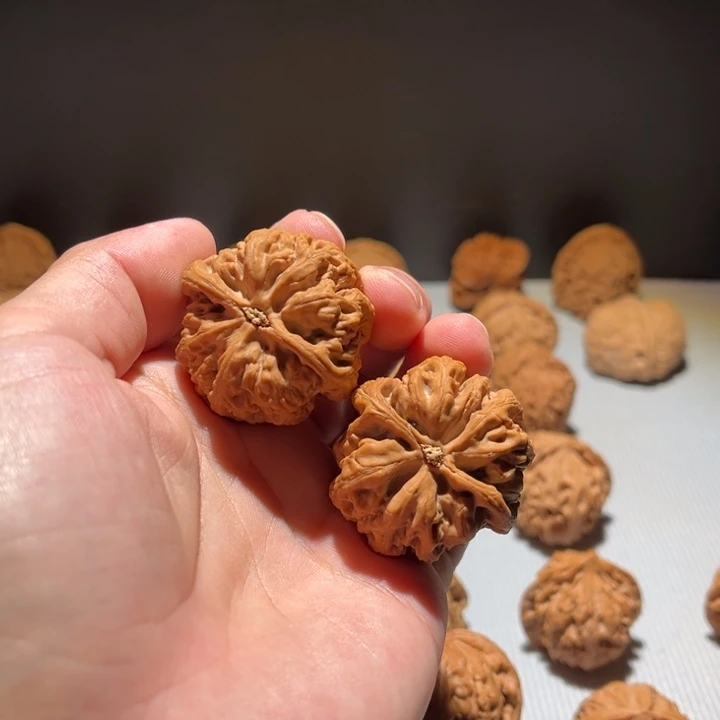 小***雄吊坠文玩核桃大粗筋