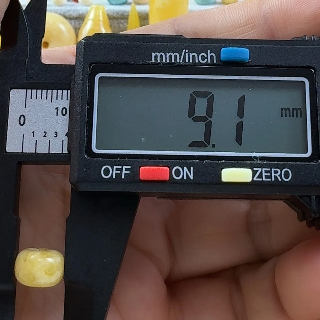 蜜蜡未镶嵌裸石19杂