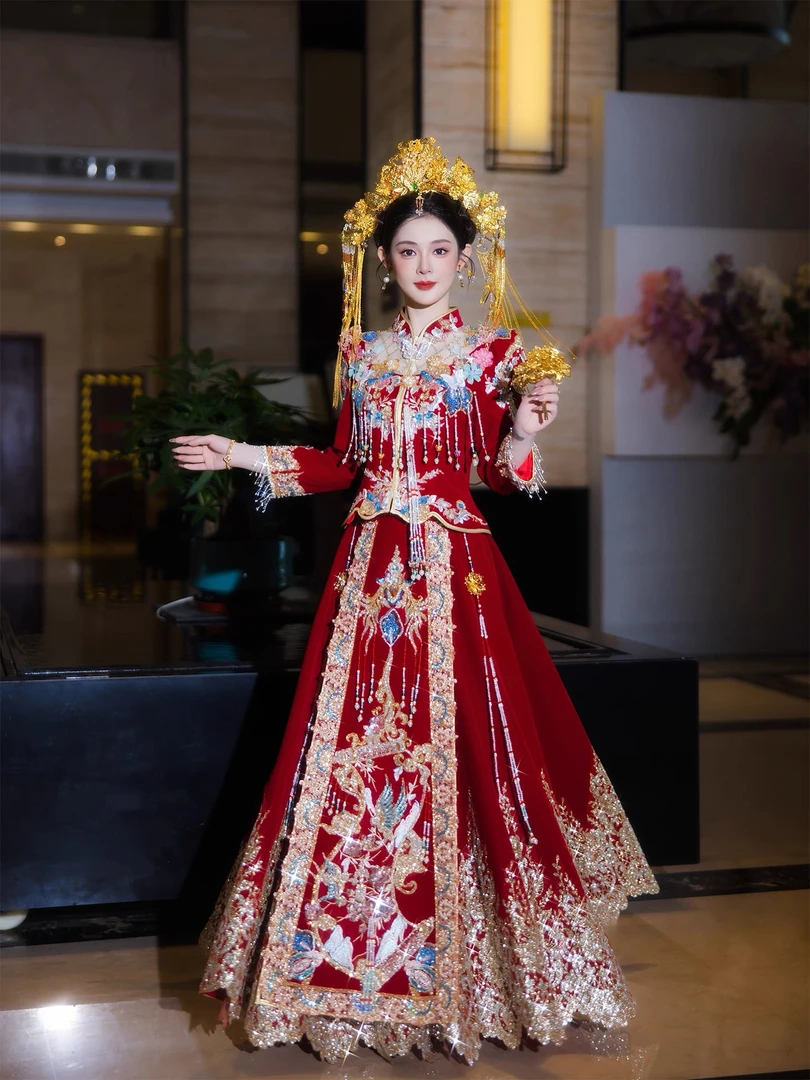 2025新款秀禾服凤冠霞帔重工拖尾珠绣奢华A摆修身显瘦新中式嫁衣