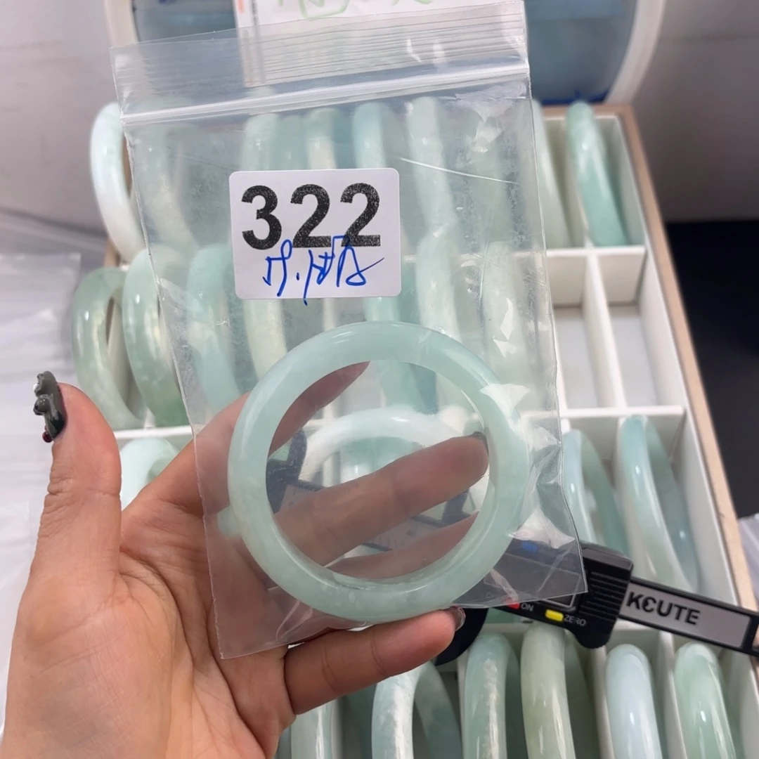 A***H蛇纹石玉未镶嵌手镯