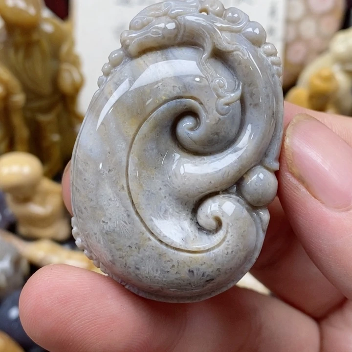 颈饰未镶嵌硅化珊瑚（珊瑚玉）