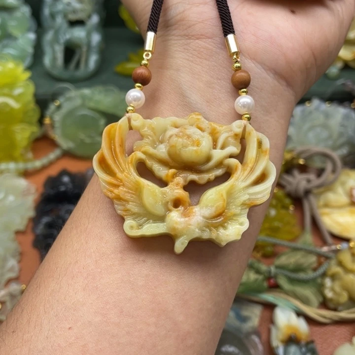 蛇纹石玉未镶嵌吊坠