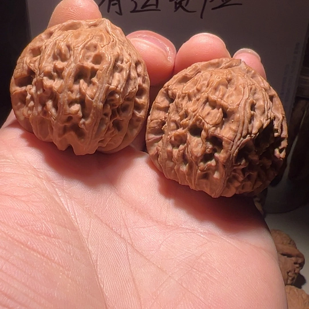 文玩核桃把件39尺全品三角白狮子