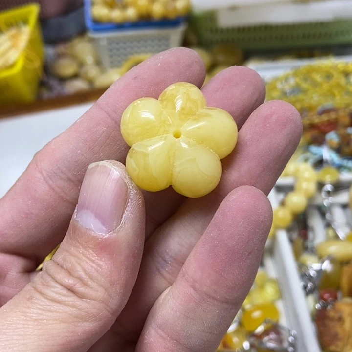 胖***i蜜蜡未镶嵌裸石吊坠