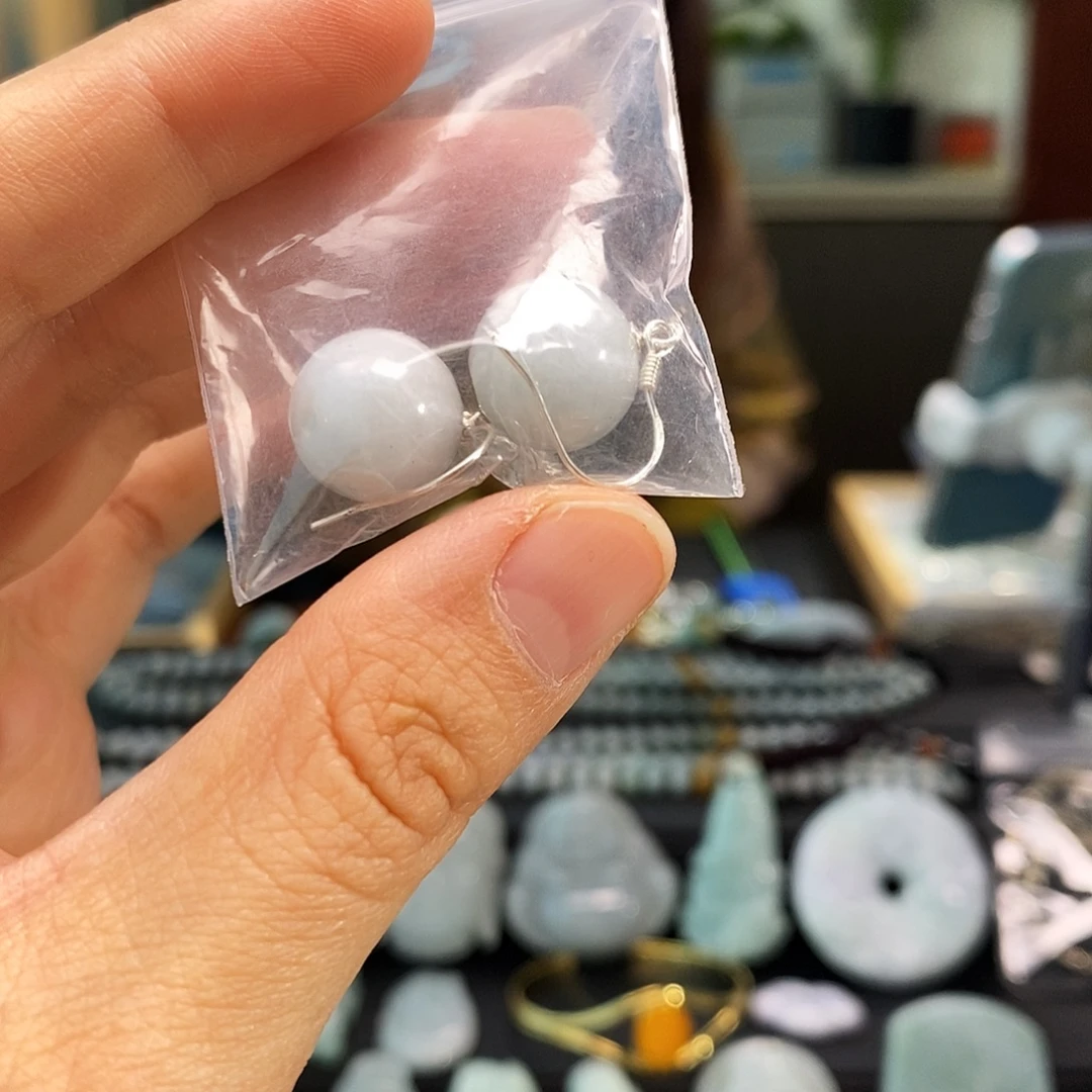 翡翠未镶嵌颈饰耳环