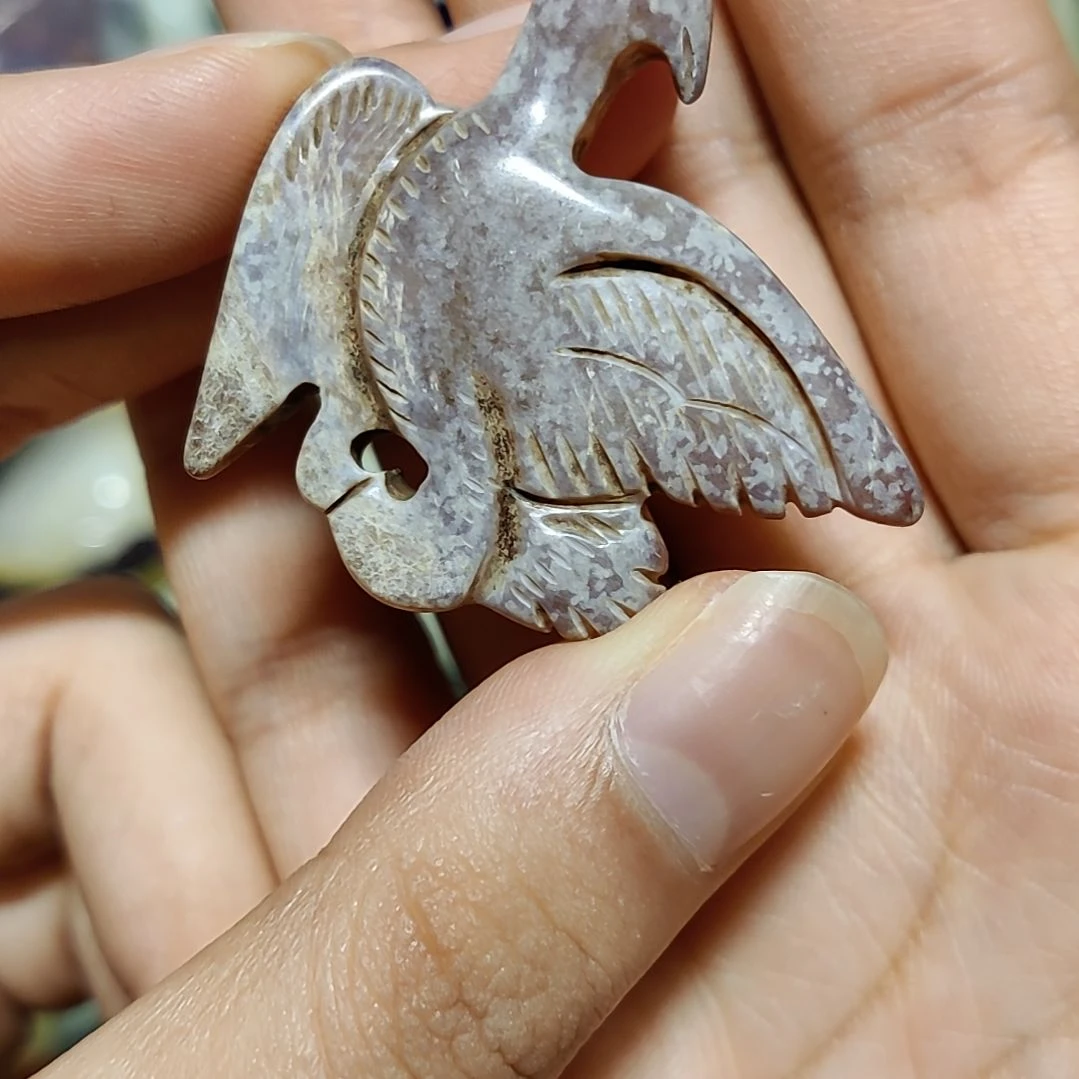 透闪石质玉未镶嵌颈饰