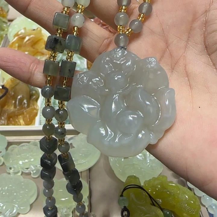 蛇纹石玉吊坠未镶嵌