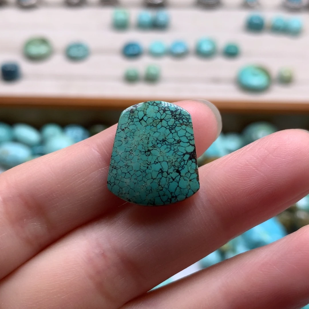 绿松石未镶嵌颈饰