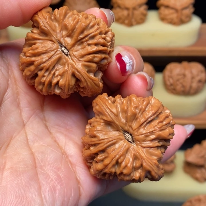 吊坠文玩核桃42全品红皮南疆石