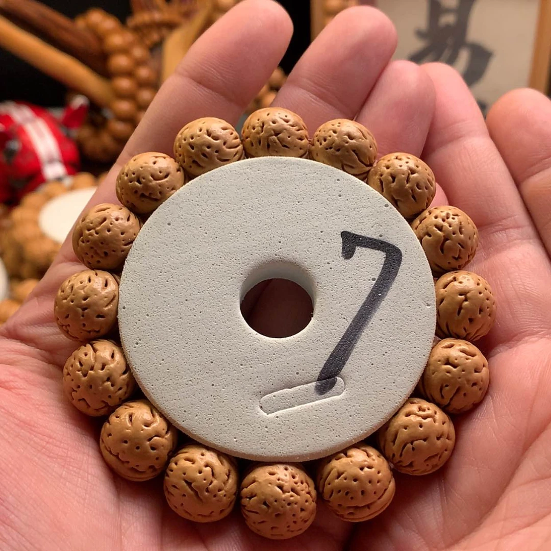 【闪购商品】桃核手串【大黄蜂】1.6桃核手串