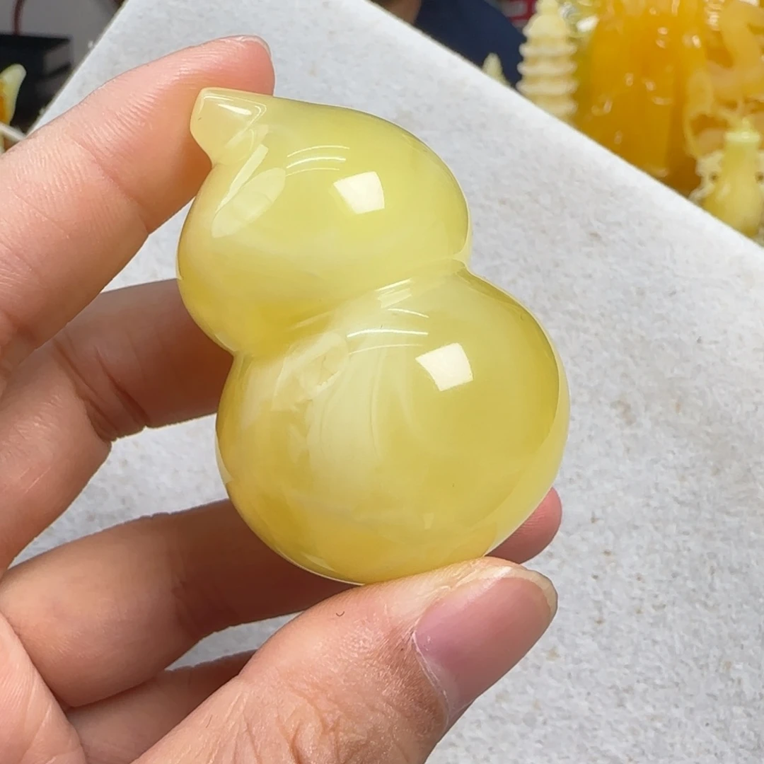 蜜蜡未镶嵌珠宝奇石