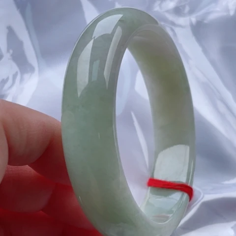 翡翠手镯未镶嵌正63