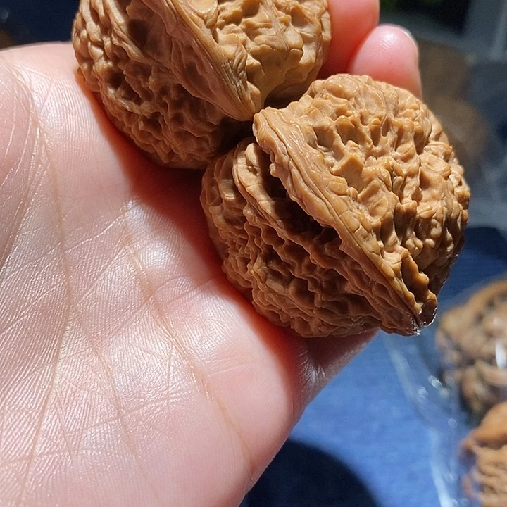 安***文玩核桃吊坠南疆