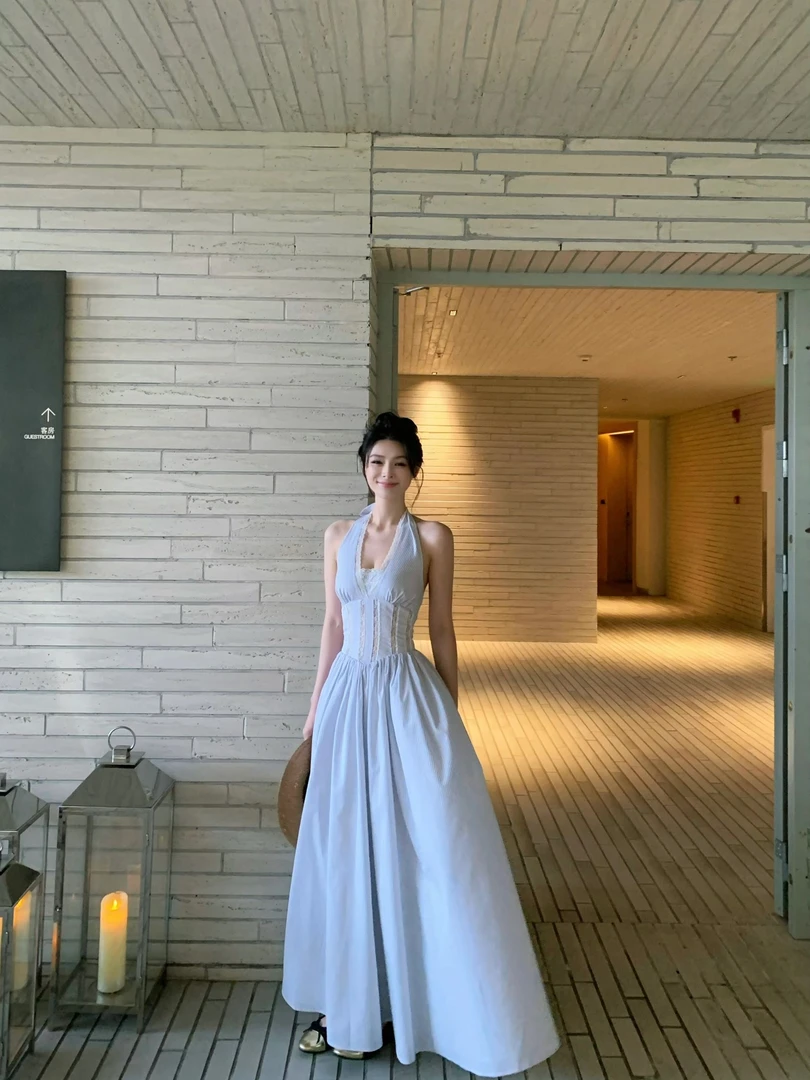 法式条纹蕾丝花边无袖挂脖连衣裙女夏季纯欲风裙子鱼骨收腰长裙子
