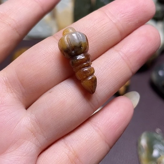 和田玉（糖玉）未镶嵌颈饰