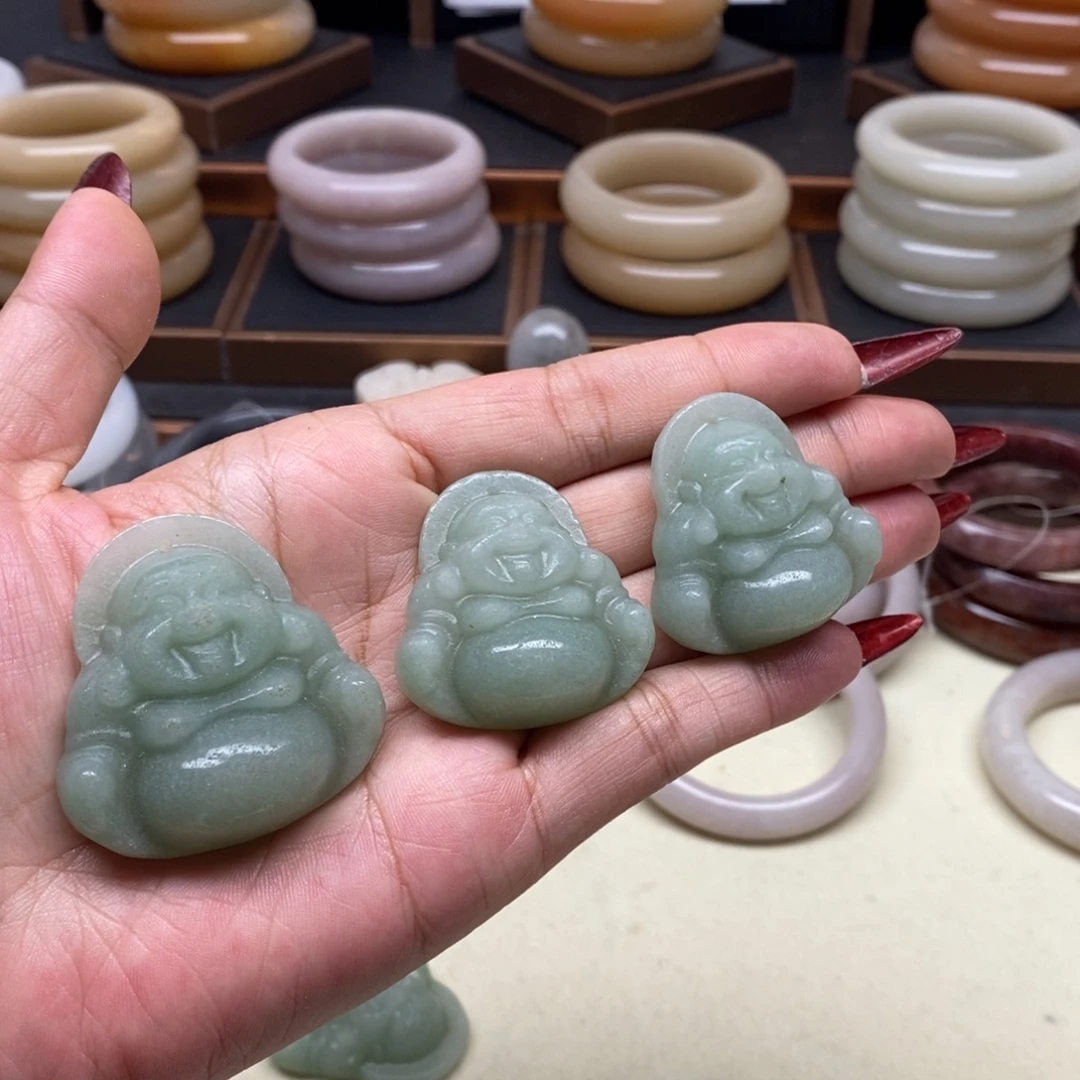小***觉石英质玉未镶嵌手镯