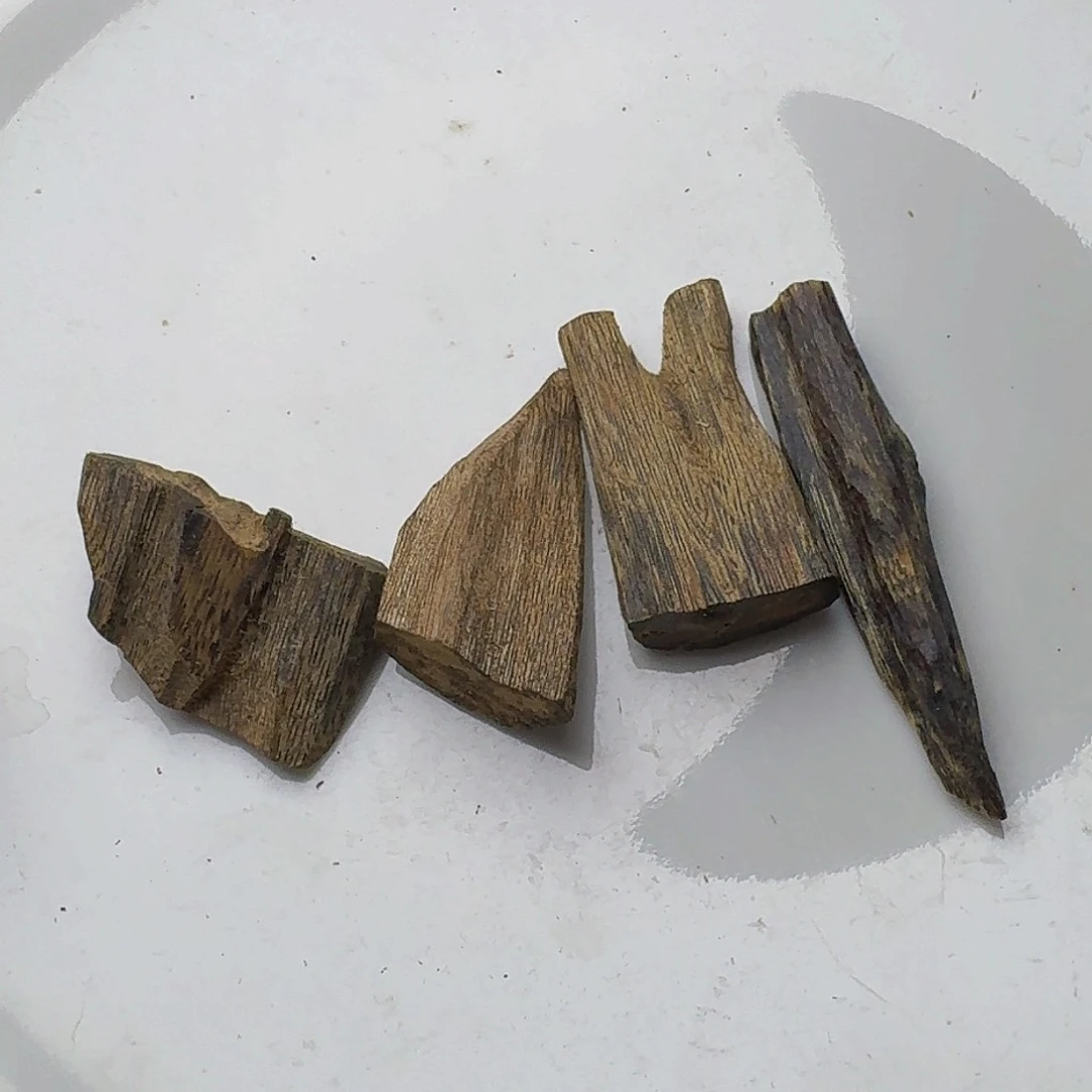 沉香沉香碎屑T****…绿棋珠子料跟纯虫漏