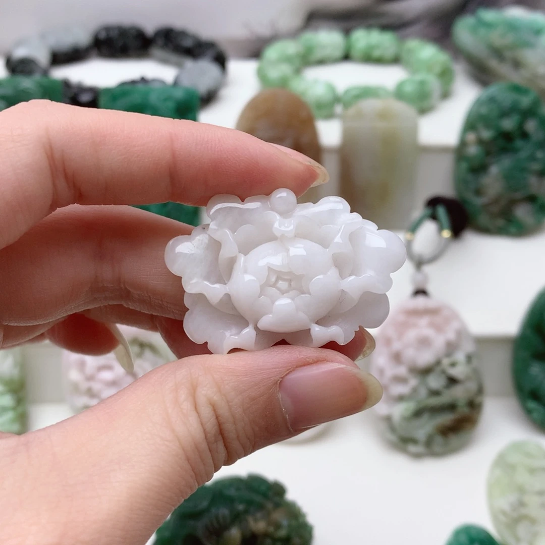 独山玉未镶嵌颈饰