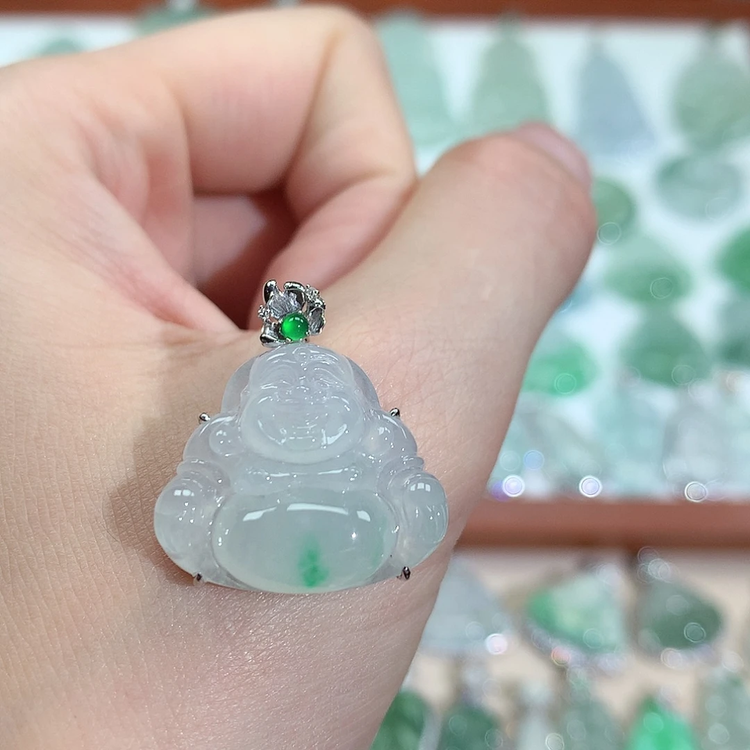 颈饰18K金镶嵌翡翠佛公