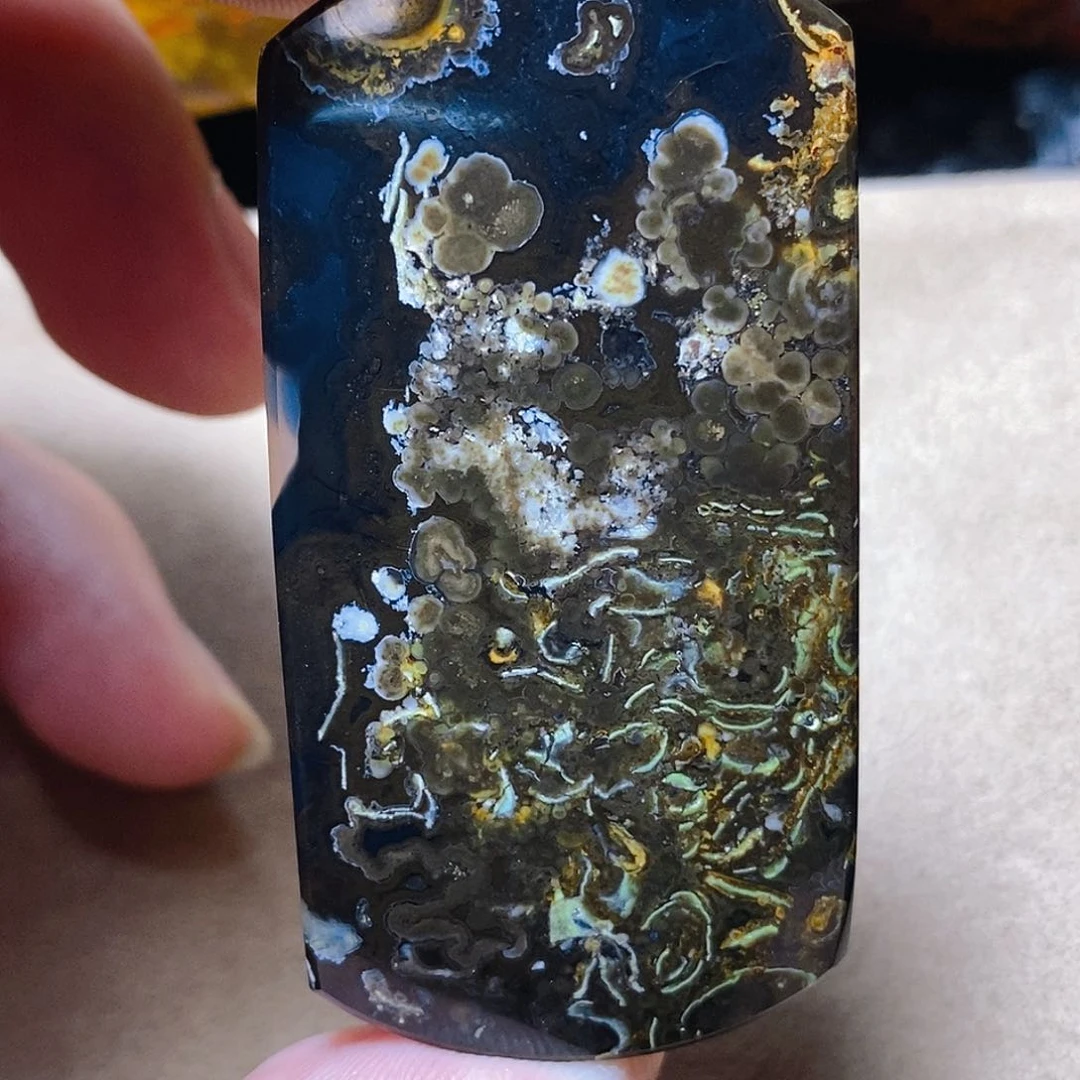 未镶嵌颈饰玛瑙/玉髓雄*