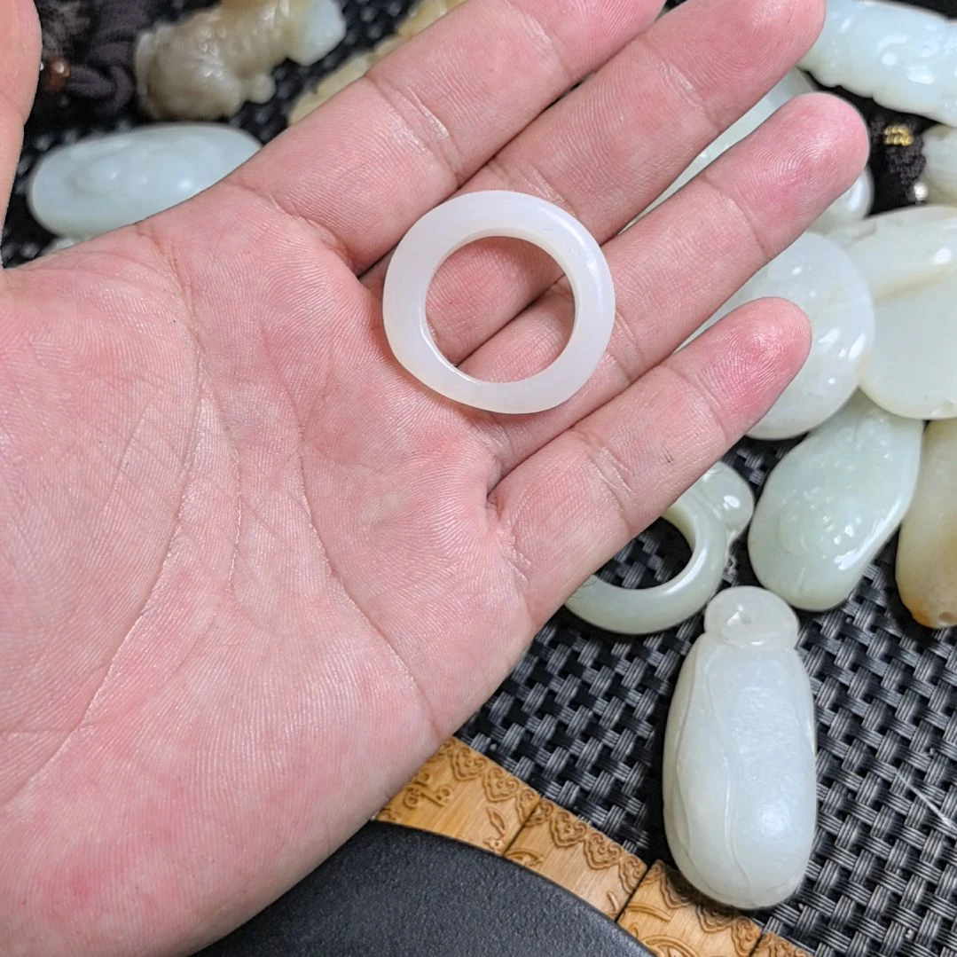 和田玉戒指未镶嵌