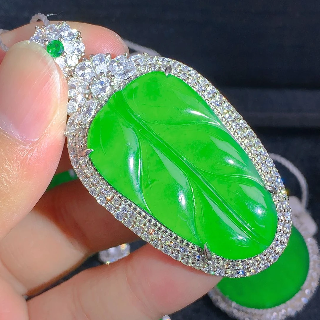 翡翠颈饰银S925镶嵌吊坠